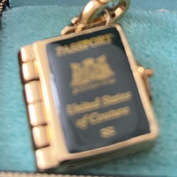 New JUICY COUTURE PASSPORT CHARM WORLD TRAVELER BOOK CHARM - Picture 6 of 11